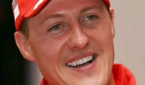 Michael Schumacher fuori dal coma: è sveglio e risponde alla moglie con le palpebre