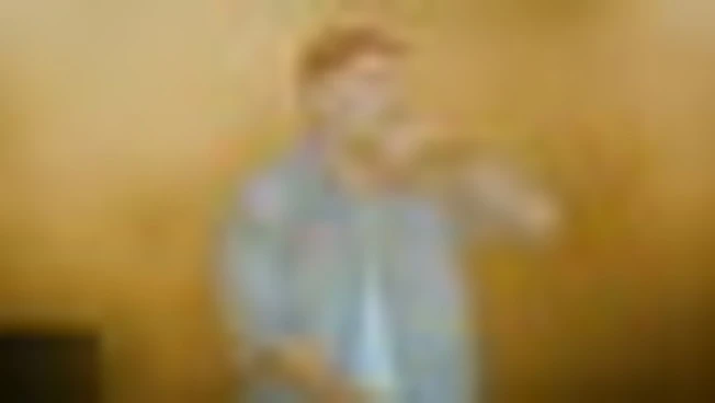 https://media.liberoquotidiano.it/CNzVVOMCPU3MOVeIfz0eOVSfFHsqdkTTdsrl8WCOHlM/width:800/quality:90/aW1hZ2VzLzIwMjUvMDkvMTEvMTYyMzAwNTkxLTVlY2JkMDBkLTg4YzItNDgwYy1hYjBiLTYxN2RmNTYzZDFiOC5qcGc.webp