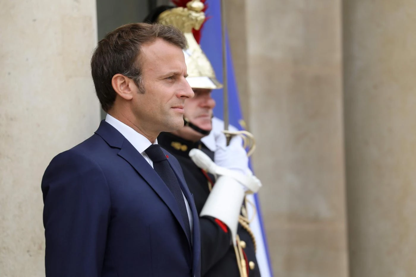 Matteo Salvini e i fondi russi, nella Lega fanno i nomi del complotto: "Se Macron e Soros..."