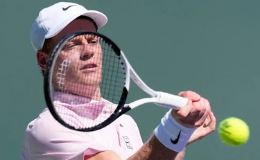 Indian Wells, Sinner in finale: Zverev battuto in due set