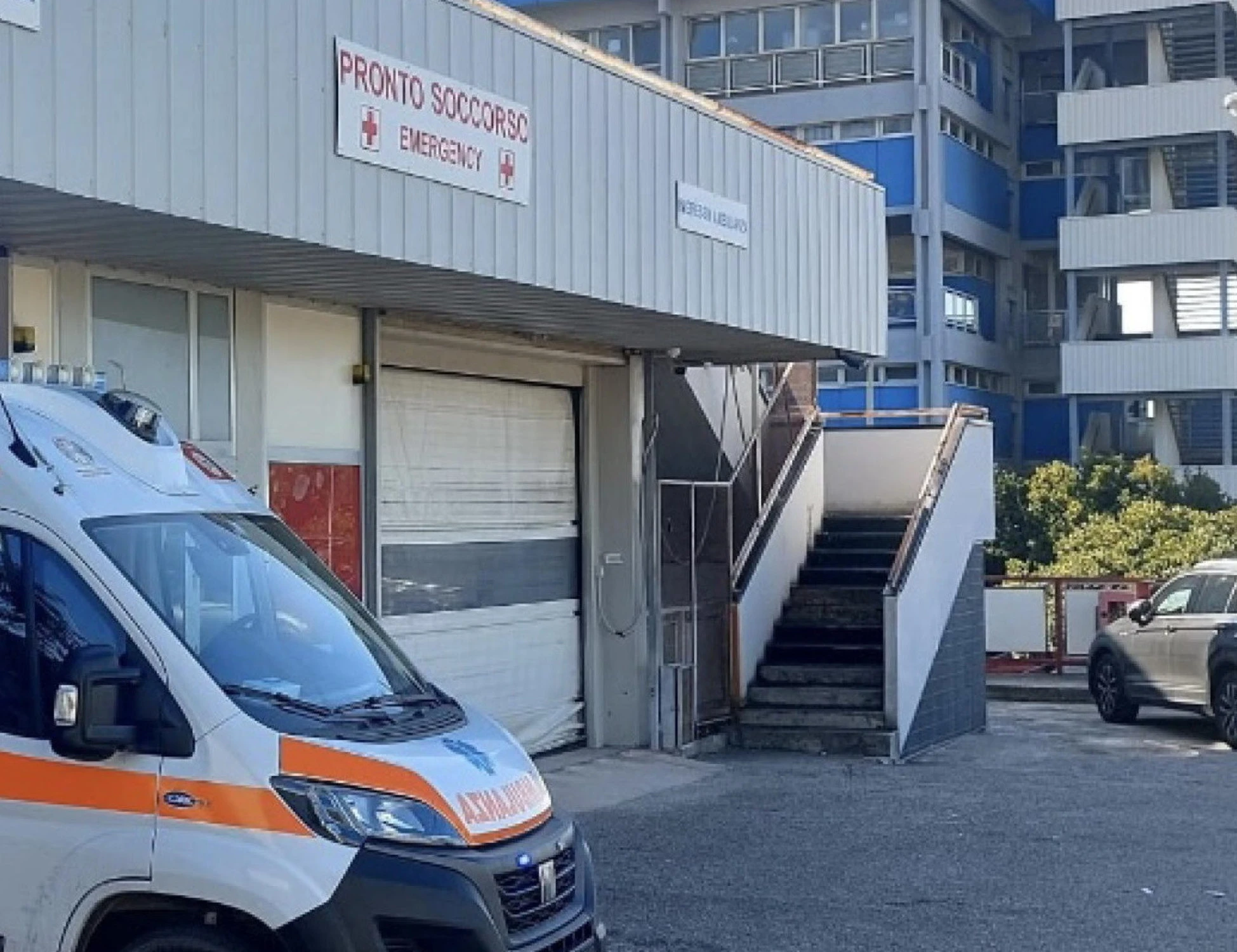 Vieste, "né ambulanze né medici": 76enne muore in auto