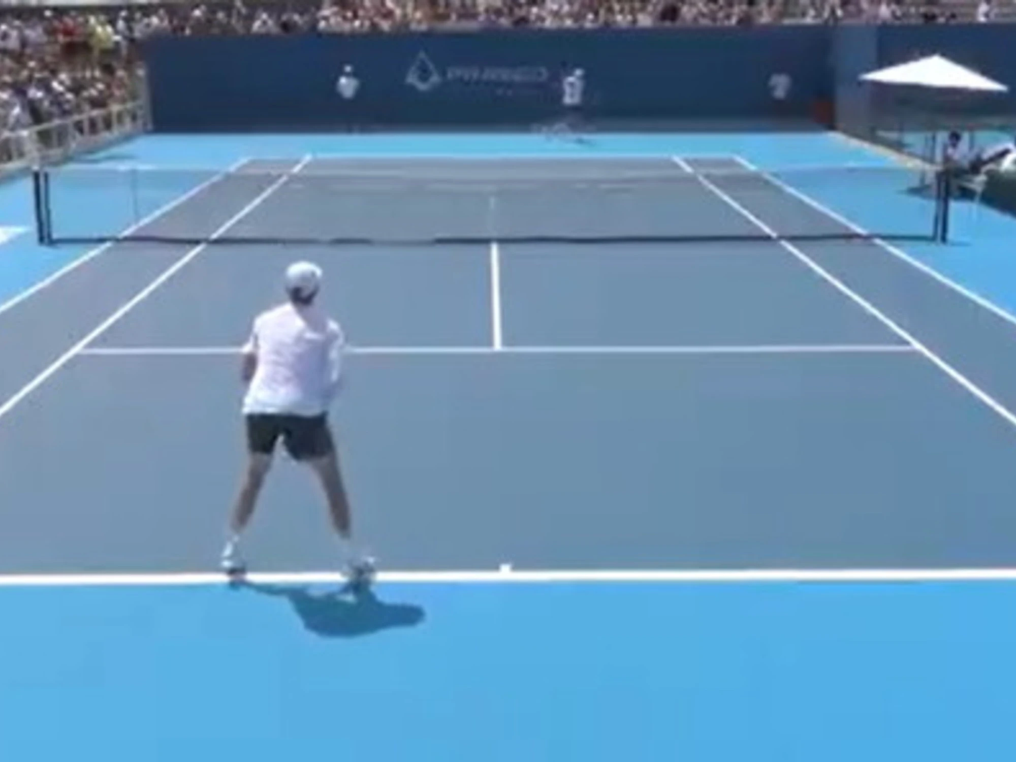 Jannik Sinner, punto da fantascienza: sparisce dal campo