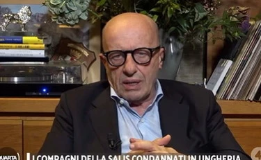 4 di Sera, Alessandro Sallusti a valanga: "Ilaria Salis persona violenta, come fanno a candidarla?"