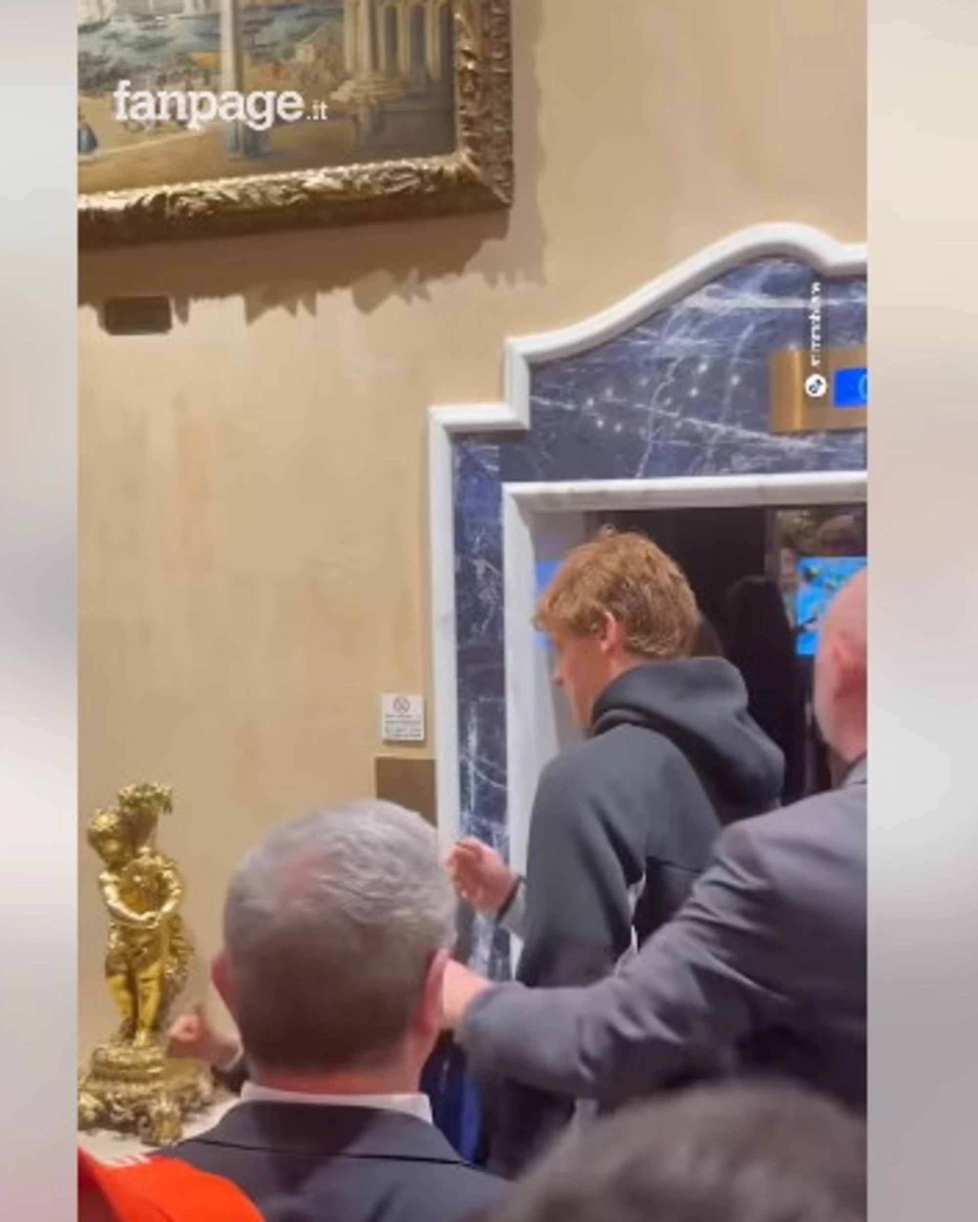Jannik Sinner, attimi di paura: bodyguard costretto a usare la forza