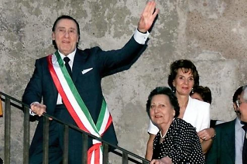 L'ultimo film di Albertone, l'eredità diventa un giallo