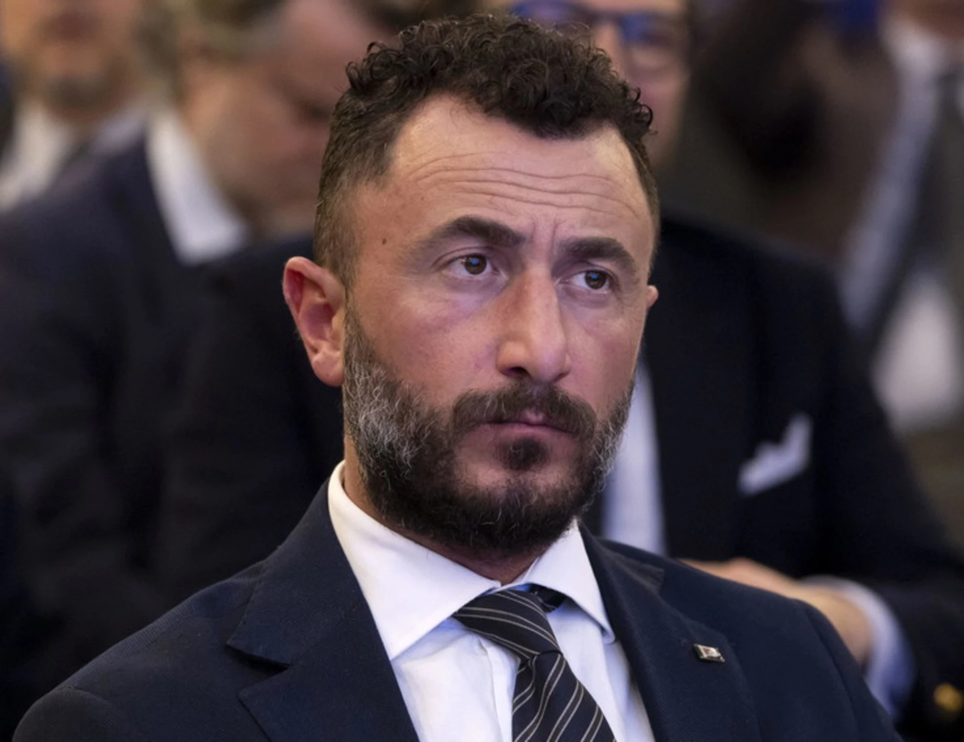 Emanuele Pozzolo minacciato di morte: "Salterai in aria insieme alla tua famiglia