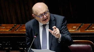 Nucleare, il governo fa sul serio e l'opposizione si sfascia ancora