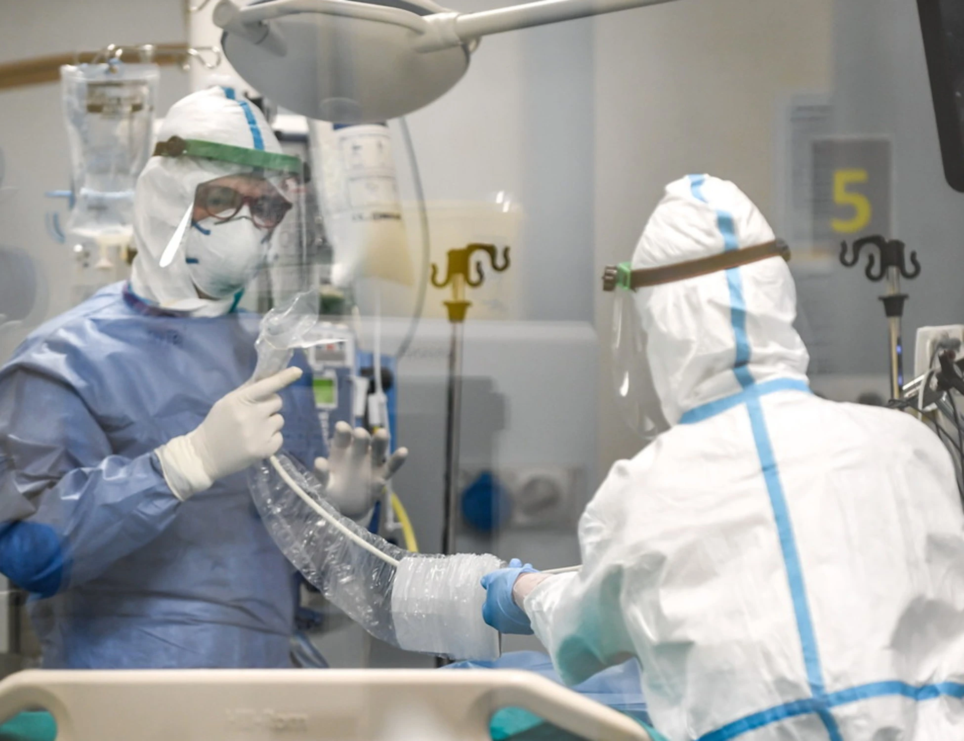 Ebola, "quarantena e sorveglianza": paura allo Spallanzani per la dottoressa italiana