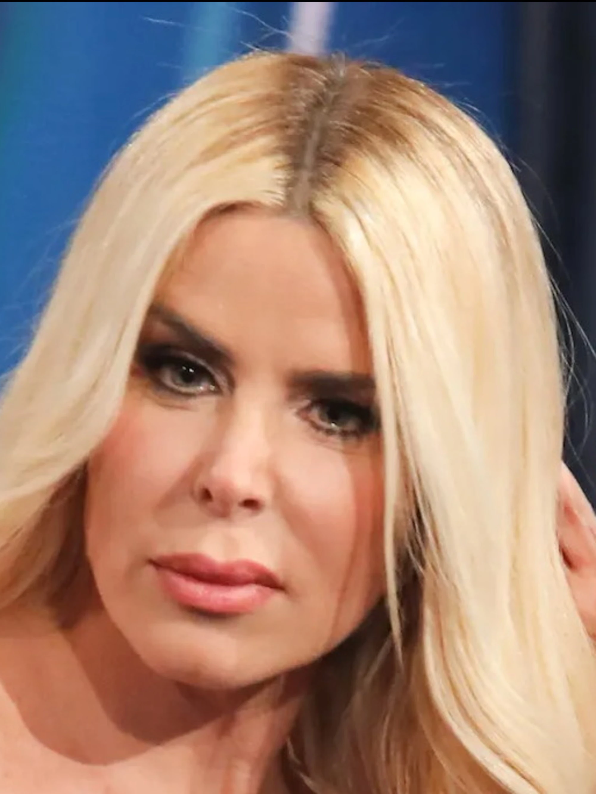 Terrore per Loredana Lecciso: "Aggredita sul bus da un nordafricano"