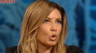 Selvaggia Lucarelli contro FdI: "Ecco come fomentano l'odio". Francesco Storace risponde: "Stai sfasata..."