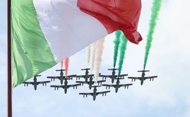 Le bugie della sinistra e il nuovo sogno che meritano gli italiani