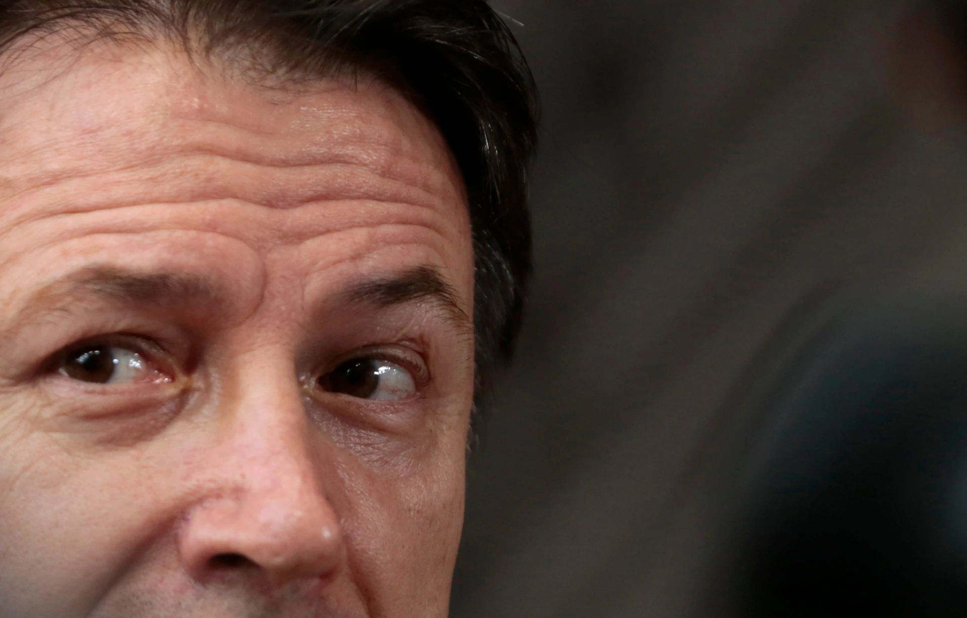 Coronavirus, Renato Farina: "Se Giuseppe Conte sfida l'infezione sarà sconfitto. La Caporetto è vicina"