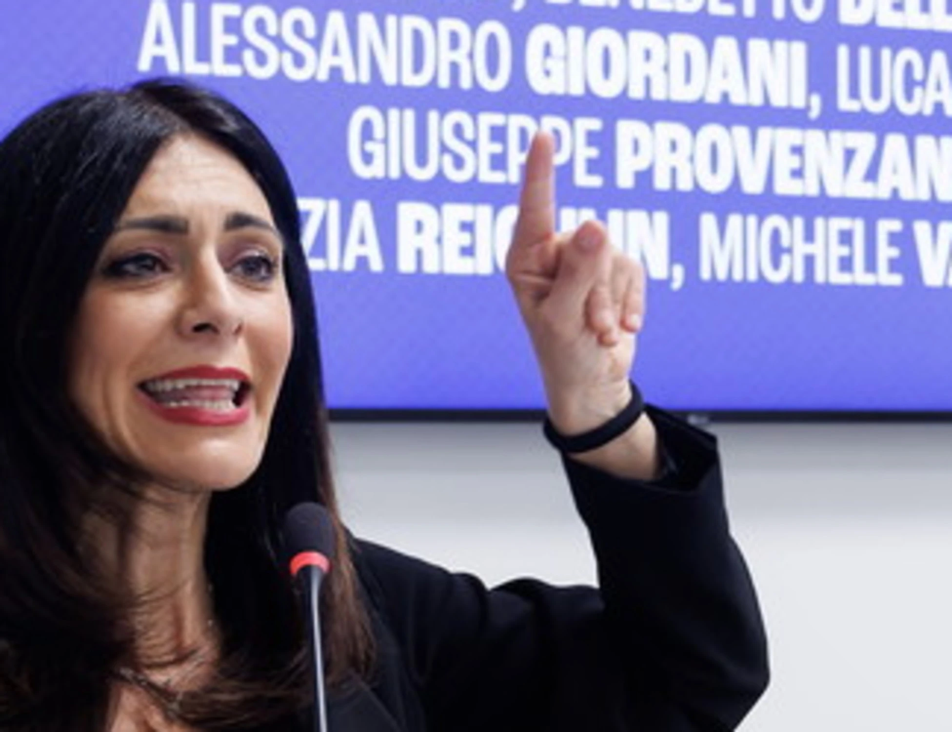 Una scia di veleni nel Pd dopo l'addio di Picierno