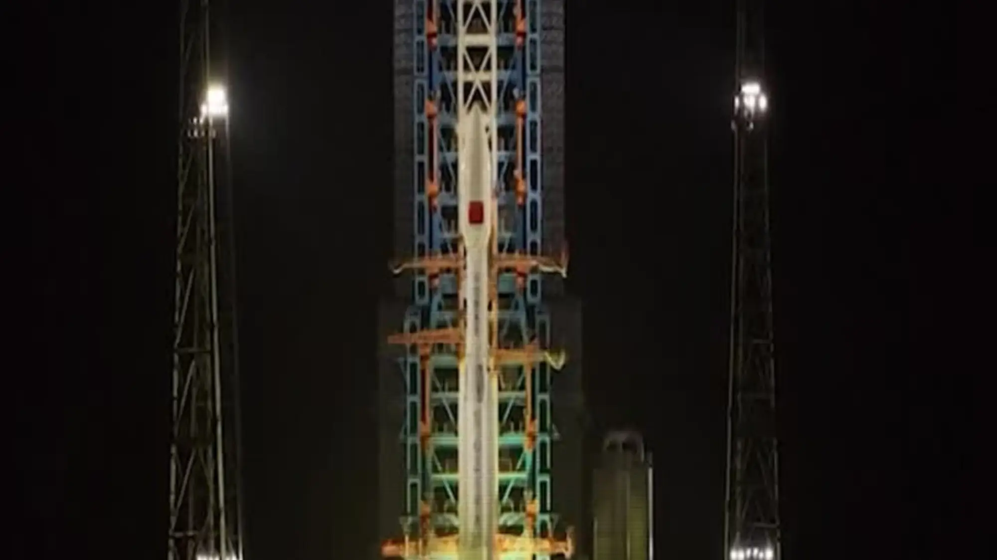 Cina, nuovo lancio di satelliti per internet nello spazio