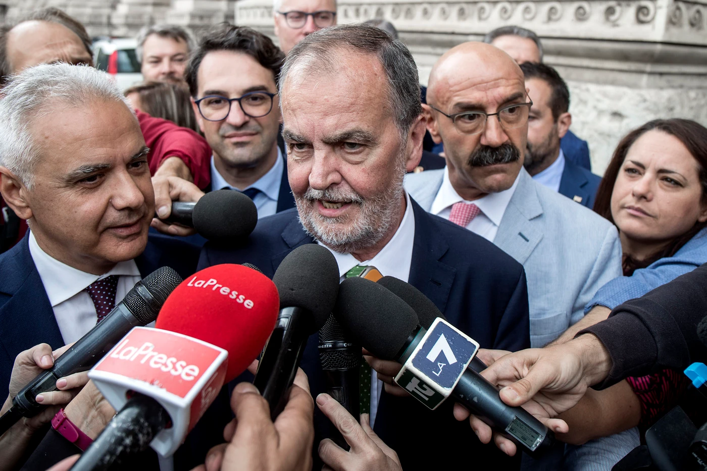Roberto Calderoli e Salvini contro il governo: "Aspettano il voto prima di dì far sbarcare la Ocean Viking?"