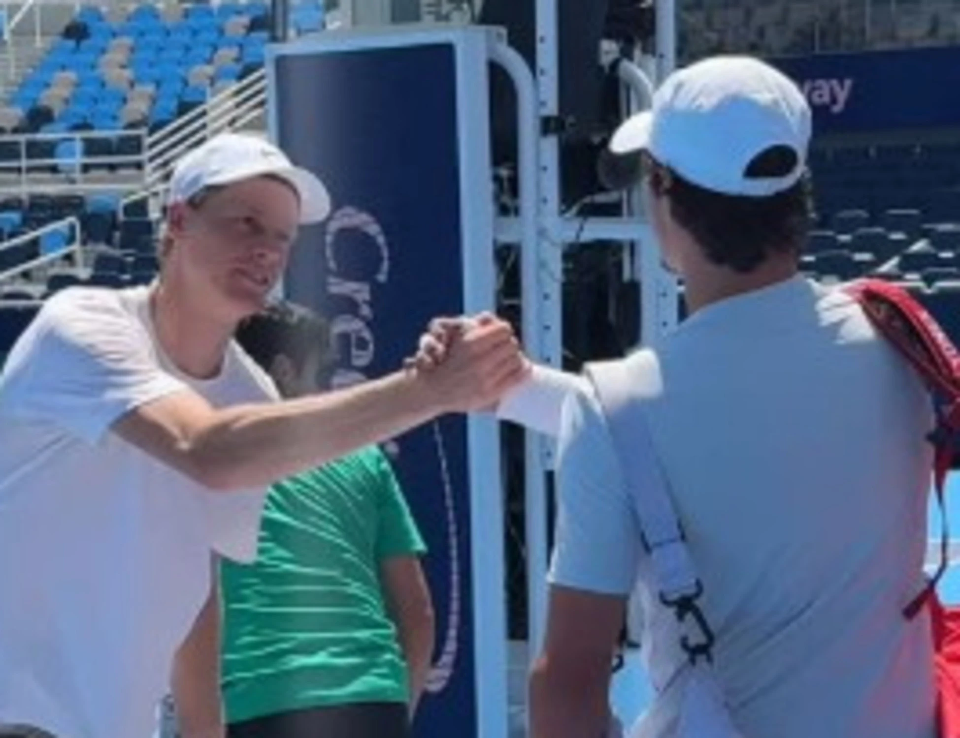 Jannik Sinner, clamorosa sorpresa a Cincinnati: da chi viene accolto in campo