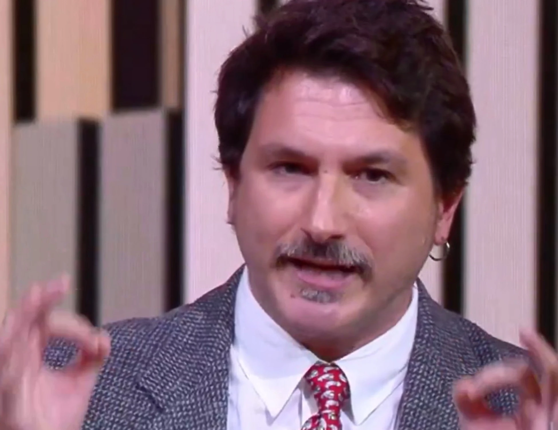 4 di Sera, Kelany zittisce Pucciarelli: "Scusi, chi gliel'ha detto?"