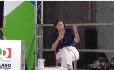 Elly Schlein fischiata alla festa del Fatto Quotidiano: "Lo rispetto"