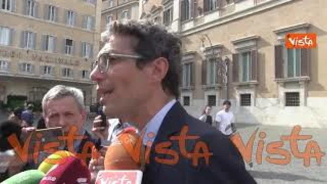 Magi (+Europa): "Io vestito da fantasma in Aula per ricordare il silenzio sul referendum"