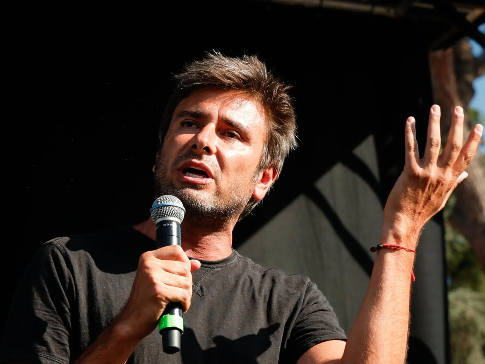 Leggi l'articolo: 'Perché non a Roma': Di Battista, parla un neurologo