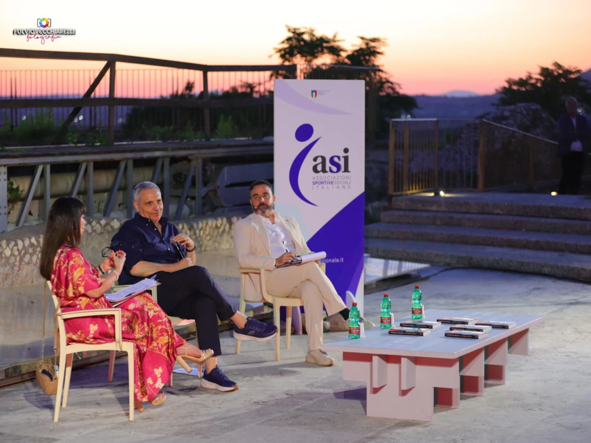 Maurizio De Giovanni, maestro di letteratura e ironia tra le meraviglie di Tivoli