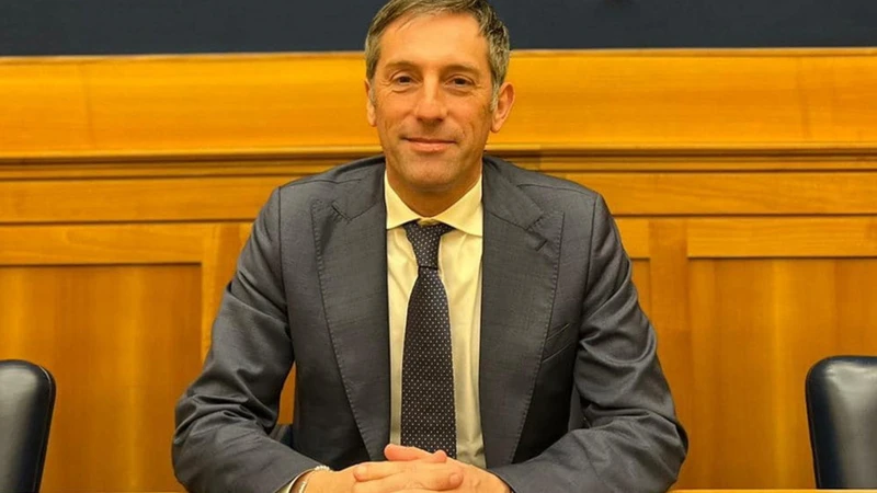 https://media.liberoquotidiano.it/Ck4RiGHkIKnUMOH7iEBYJw-c1Ywhkyh38yHy15djqJM/width:800/quality:90/aW1hZ2VzLzIwMjUvMTAvMDYvMDc1MDA3MDM0LTdiY2JiZDZlLWZjOTMtNGQxNy05YTQzLWI0ZjUxMGE2ZTNiOS5qcGVn.webp