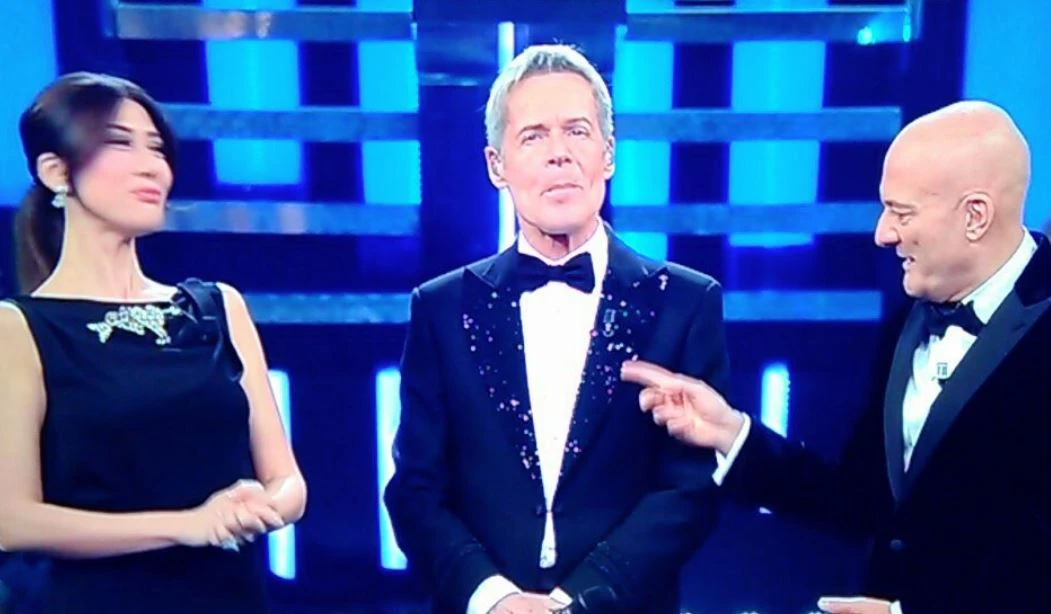 Sanremo 2019, rivolta contro gli abiti di Virginia Raffaele: "Ma perché la vestite così?"