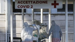 Coronavirus, il bollettino del 29 agosto: diminuiscono i contagi, ma aumentano i ricoveri nei reparti ordinari e nelle terapie intensive 