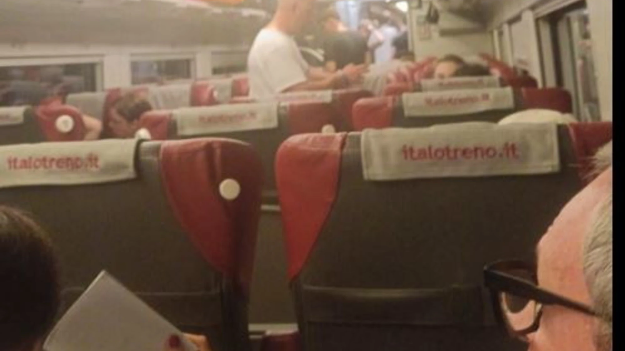 Treno Italo bloccato: “Niente aria condizionata né bagni”. A bordo anche Sigfrido Ranucci