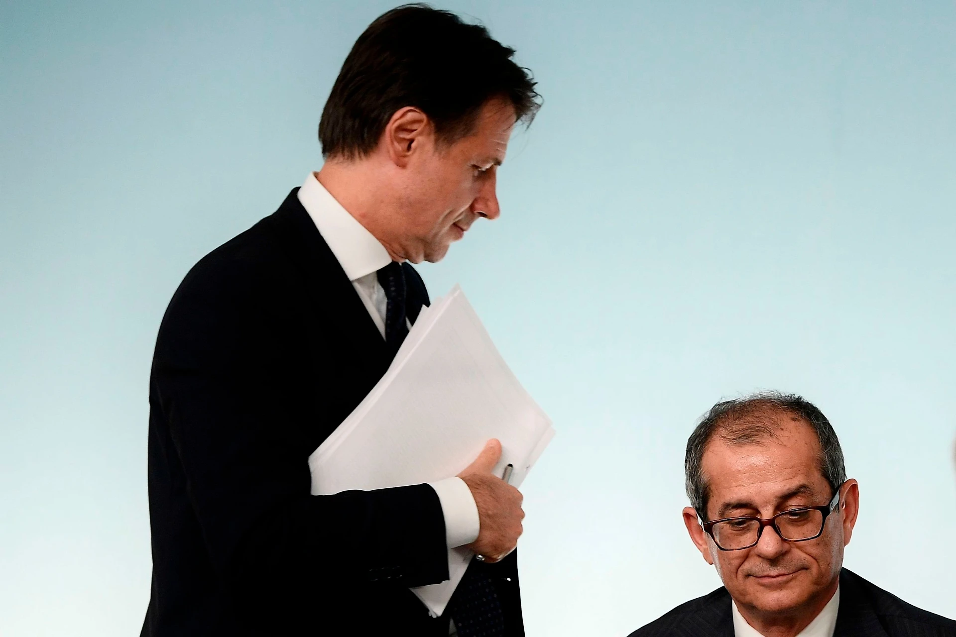 Golpe finanziario, bomba nell'Eurozona: ecco chi vuole far saltare in aria l'Italia, già lunedì
