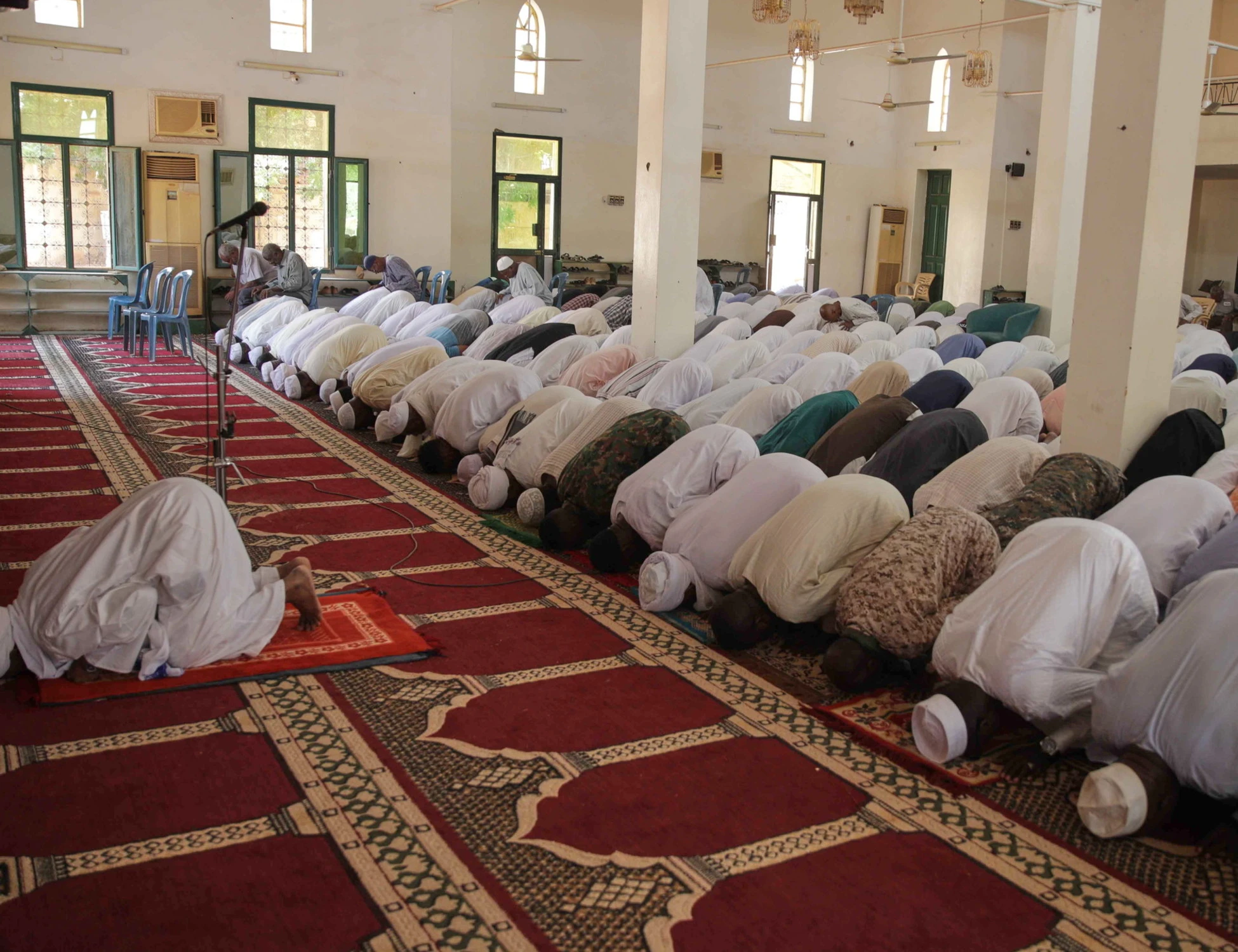 Venezia, la rivolta degli islamici: niente moschea, bloccano tutto