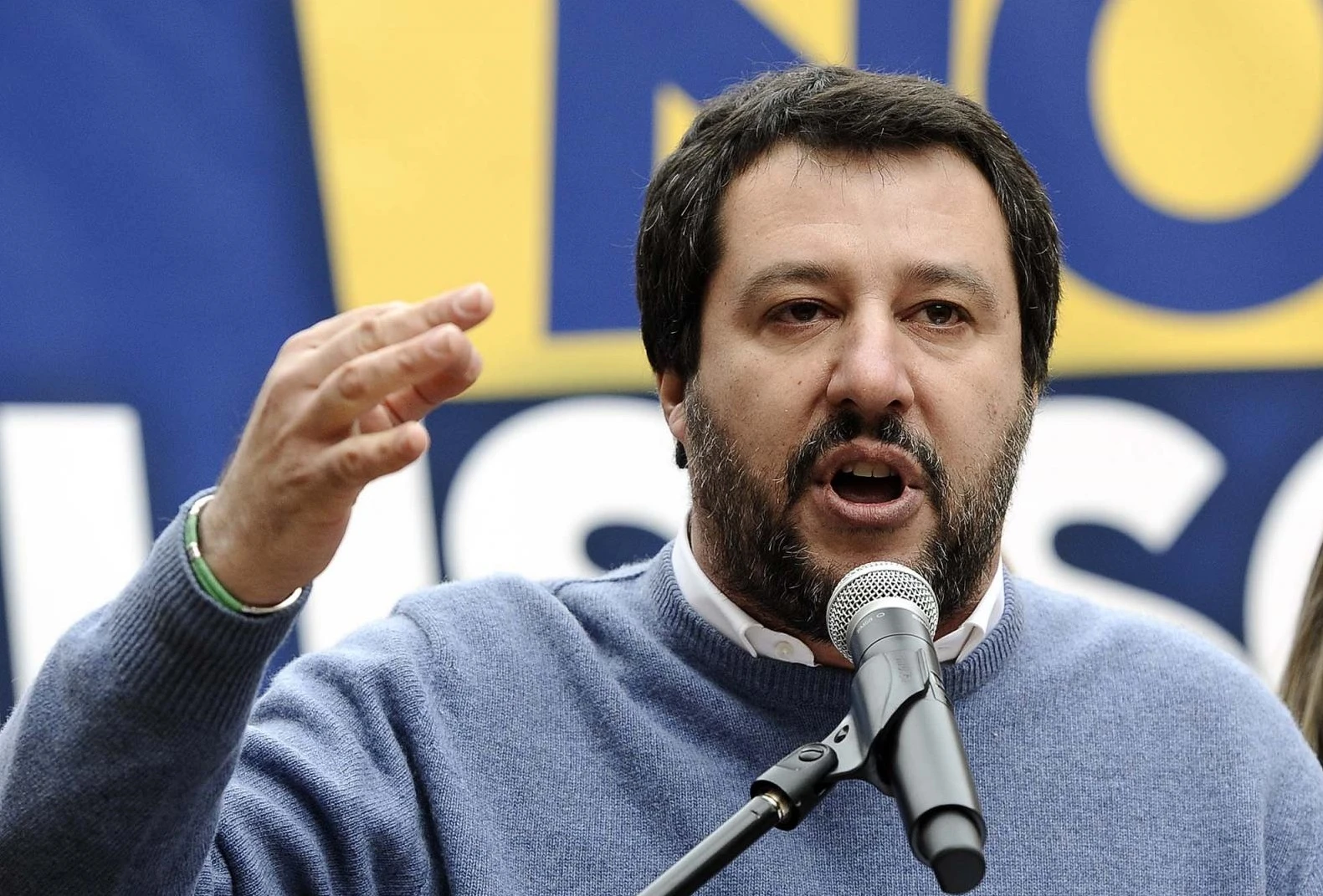 Matteo Salvini contro Silvio Berlusconi: "A Natale magari gli farò gli auguri, ma oltre non si va"