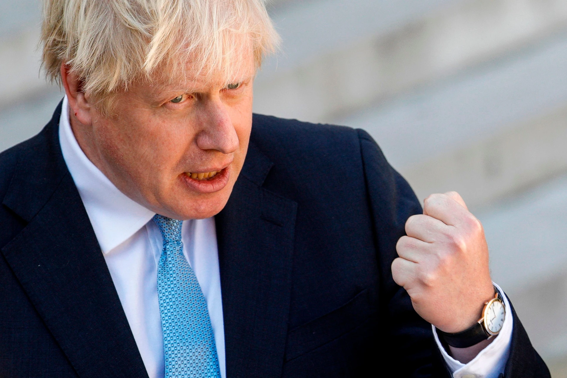 Brexit, stop al Parlamento. La Regina Elisabetta si piega a Boris Johnson: il grave sospetto
