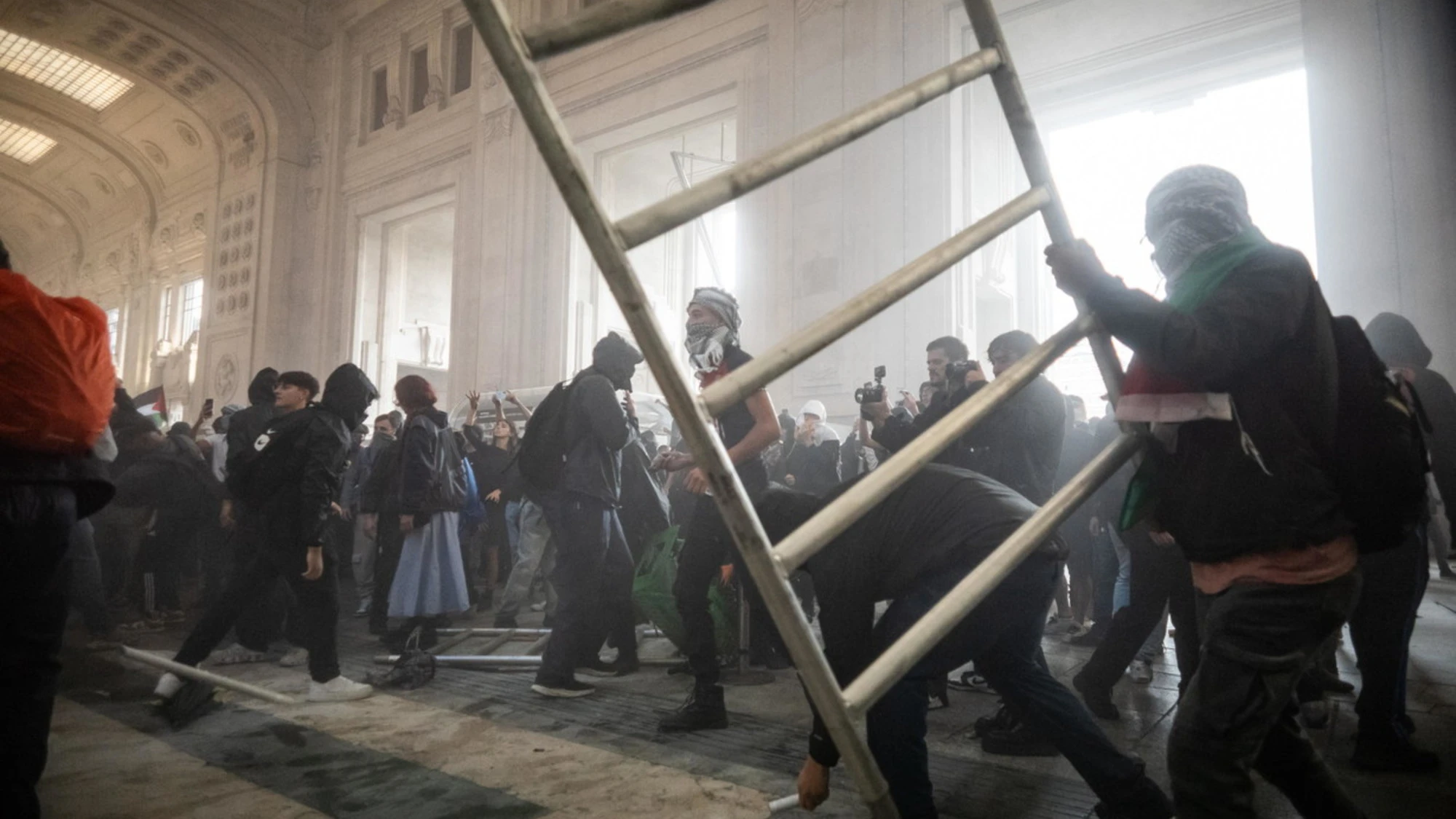 Pro-Pal, una incredibile scusa: devastano tutto? "Eravamo arrabbiati"