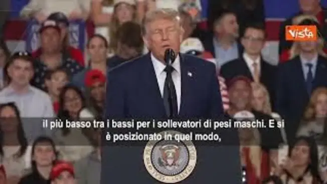 Leggi l'articolo: Trump imita atleta trans a una gara di sollevamento pesi: Non è ridicolo?