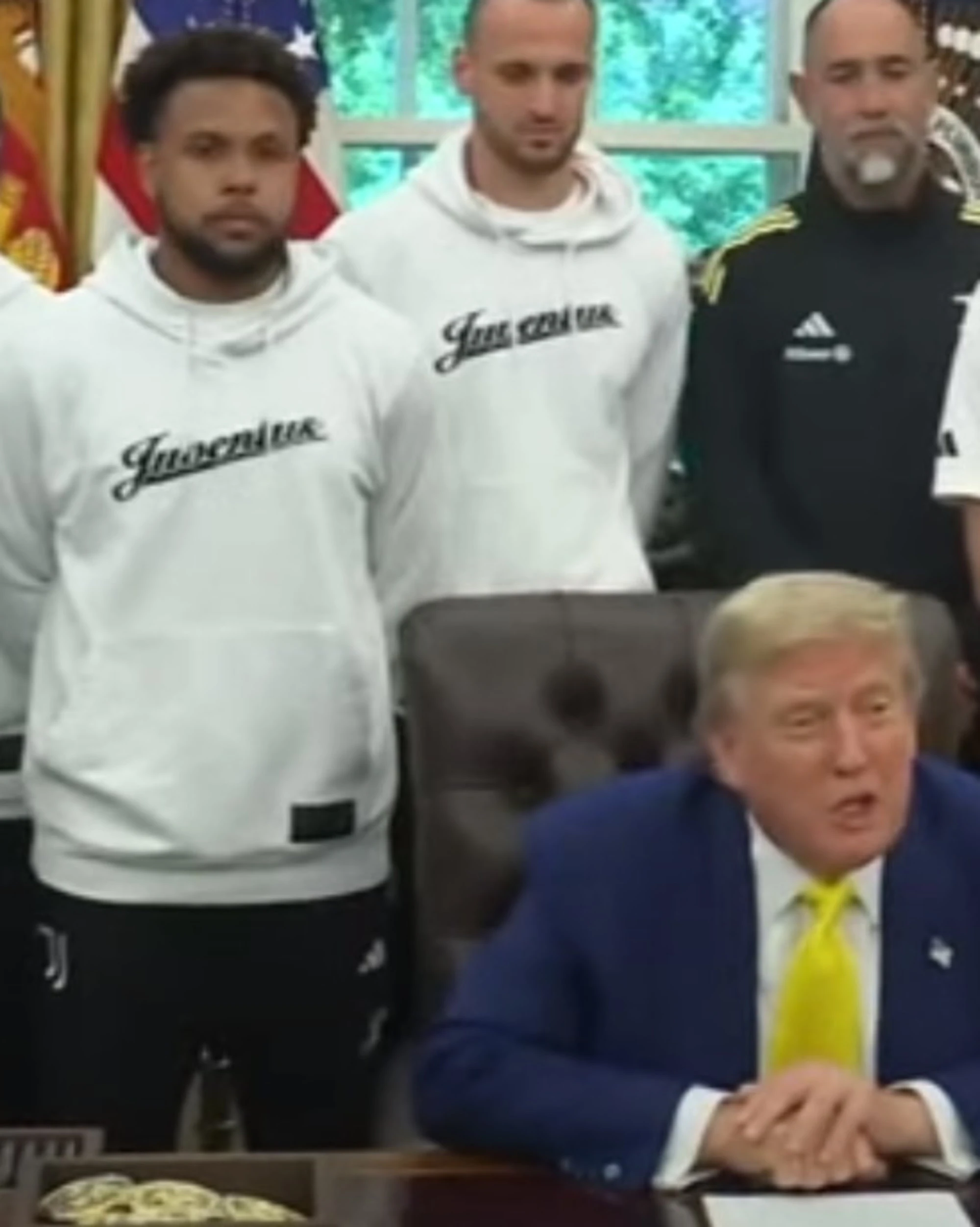 Juve, gelo di McKennie nello Studio Ovale dopo gli insulti a Trump