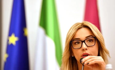 Silvia Salis "di bell'aspetto": Tajani fa impazzire la sinistra