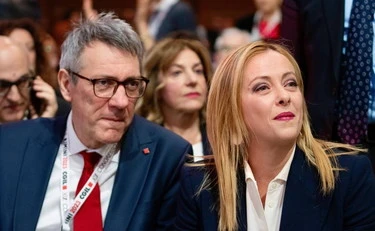 Giorgia Meloni replica a Landini: "Mi dà della cortigiana, ossia prostituta. Ecco la sinistra". E lui: "Nessun offesa"