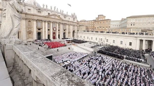 Funerali Ratzinger, truffa colossale: "Abbiamo prenotato i posti"