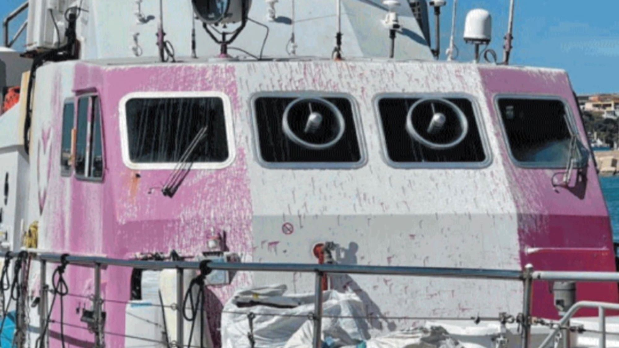 Pozzallo, sequestrata la nave della Ong tedesca: chi c'era tra i finanziatori