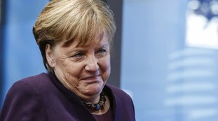 Sondaggio, Angela Merkel: fiducia alle stelle per il coronavirus. Germania, la prospettiva del quinto mandato