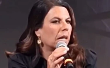 Geppi Cucciari, è lite con il giornalista: "Perché la fa a me questa domanda?"
