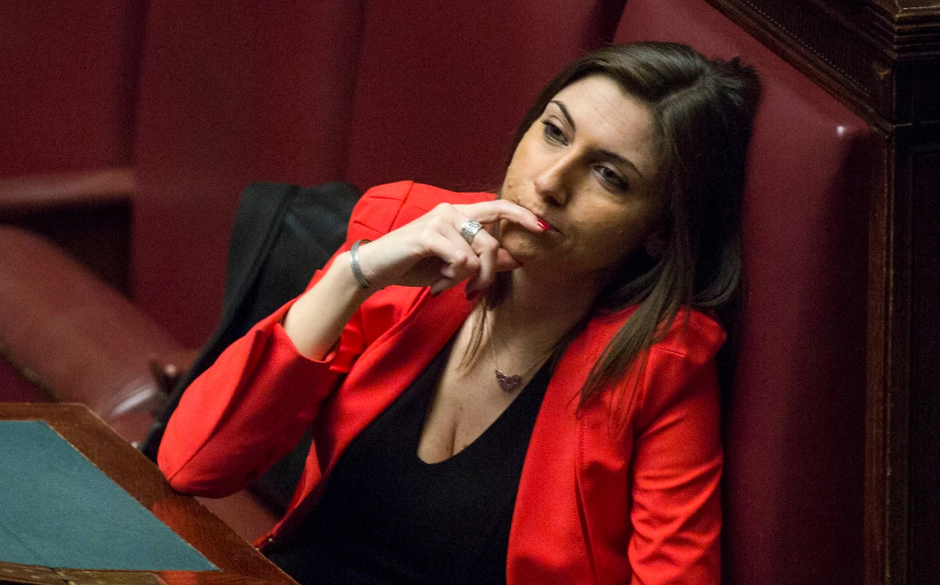 Anna Ascani, la bomba di Dagospia: "Alla Camera vestita così", da non crederci