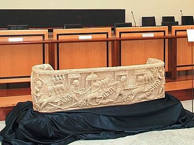 Torna in Italia il 'Sarcofago delle Quadrighe', gioiello II sec. d.C. rubato 20 anni fa