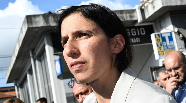 Elly Schlein scaricata da Repubblica: ecco come viene "nascosta"