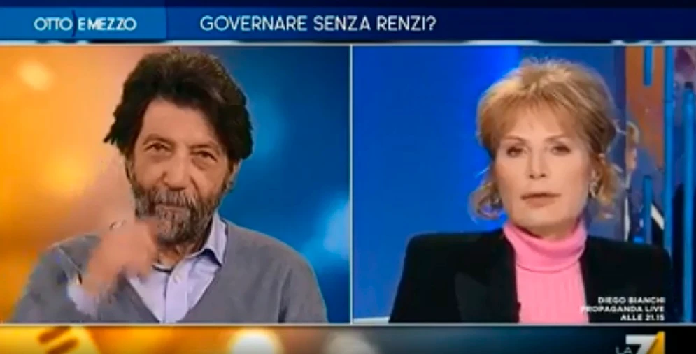 Massimo Cacciari a Otto e Mezzo gela Matteo Renzi: "Nessun cambio di governo, Mattarella lo impedirà"