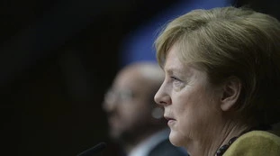 Coronavirus, decisione estrema di Angela Merkel: "Lockdown totale"