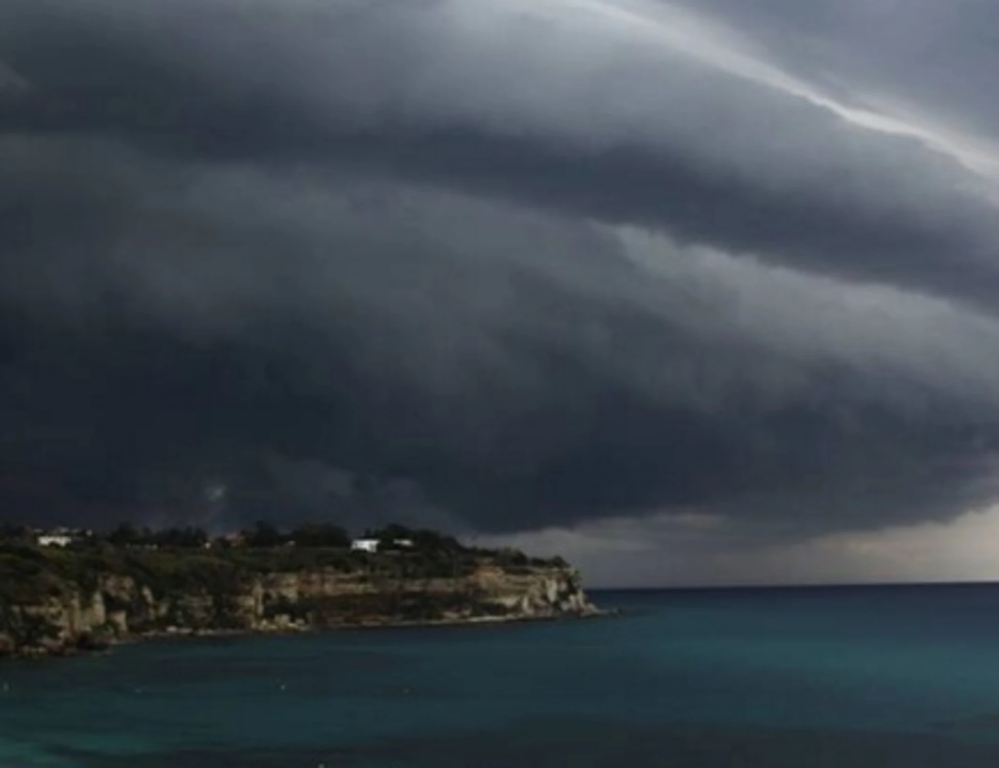 Meteo, allarme-Nord: "supercelle e mesocicloni": cosa rischia