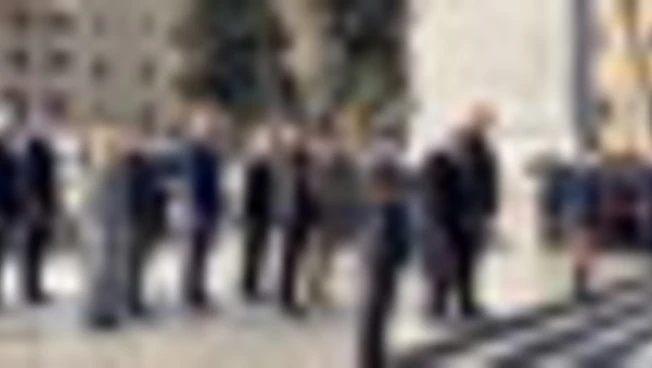 Giornata Unità nazionale, Mattarella e Meloni all'altare della patria