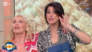 Vita in diretta, la Isoardi distrutta: "La prova del cuoco? No, la prova del...". Il "fantasma" della Clerici
